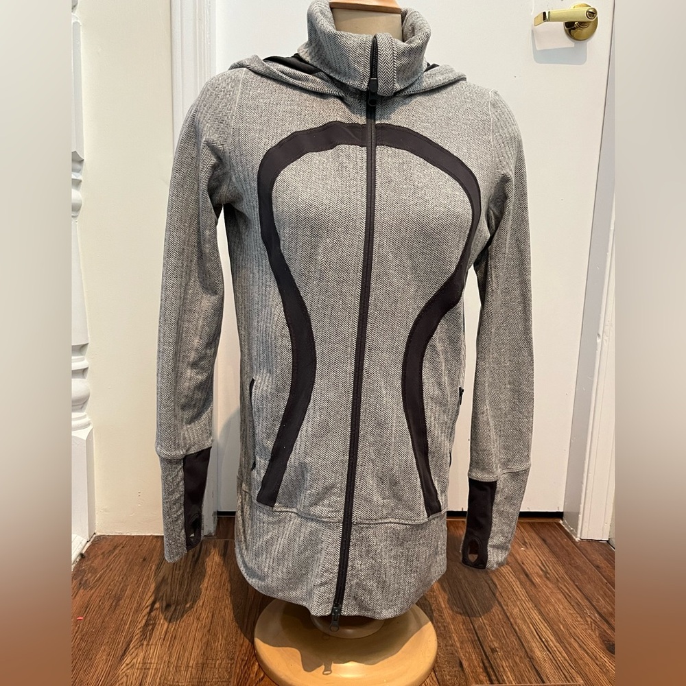 Lululemon Athletica Gray Herringbone Stride Hoodie Jacket. Womens size 10